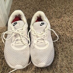 Women’s Nike White Tanjun